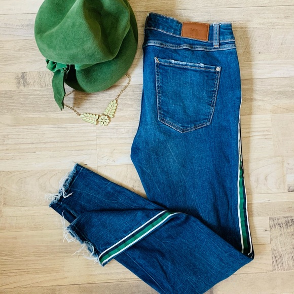 🌿Zara | Raw Hem Skinnies w/ Stripe Embellishment - Picture 8 of 8